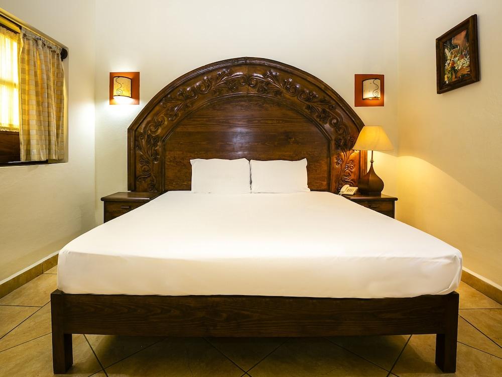 Hotel Casa Del Virrey & Suites Morelia Ngoại thất bức ảnh